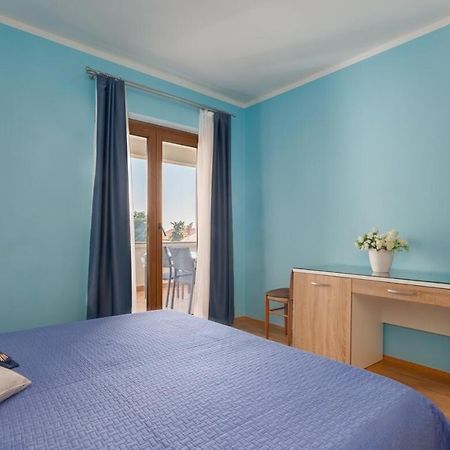 Spacious New App For 5 Persons, Close Beach&City Poreč Buitenkant foto