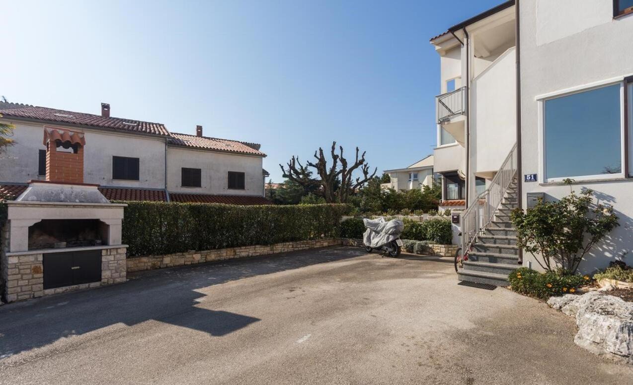 Spacious New App For 5 Persons, Close Beach&City Poreč Buitenkant foto