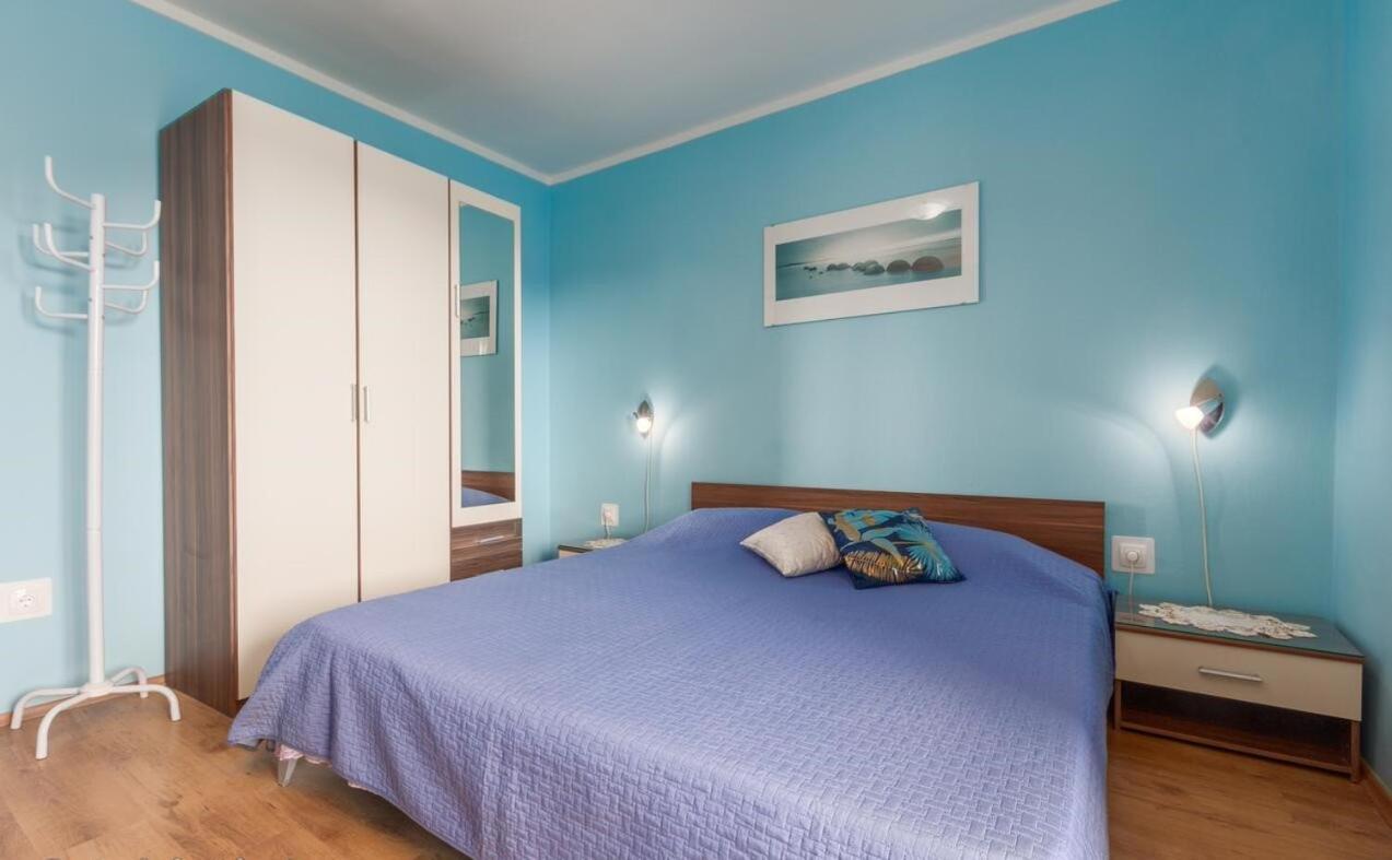 Spacious New App For 5 Persons, Close Beach&City Poreč Buitenkant foto