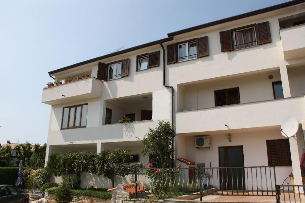 Spacious New App For 5 Persons, Close Beach&City Poreč Buitenkant foto