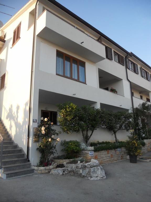 Spacious New App For 5 Persons, Close Beach&City Poreč Buitenkant foto